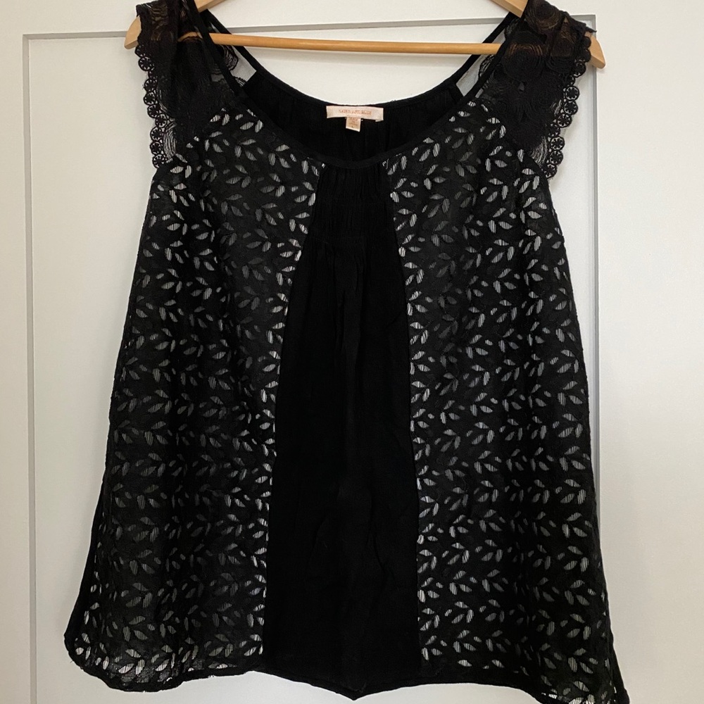 Skies Are Blue Black Lace Sleeveless Blouse